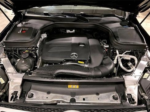 Used 2022 Mercedes-Benz GLC 300 4MATIC image 10