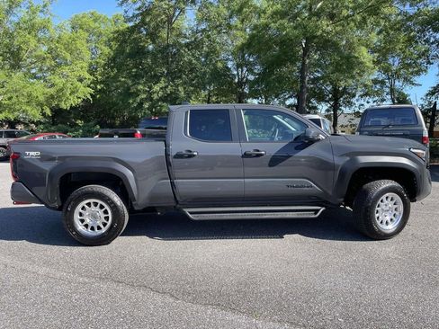 Used 2025 Toyota Tacoma TRD Off-Road AWD/4WD image 2
