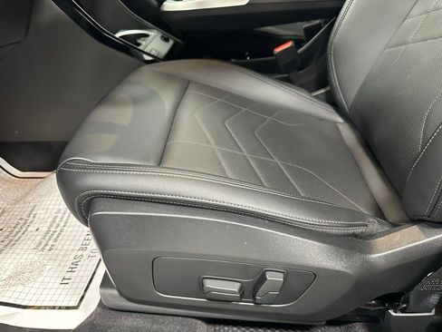 Used 2025 BMW X1 xDrive28i image 13