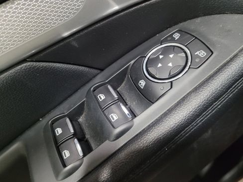Used 2016 Ford Explorer XLT w/ Equipment Group 202A AWD/4WD image 27
