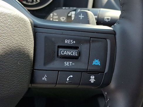 Used 2025 Nissan Rogue SV AWD/4WD image 22