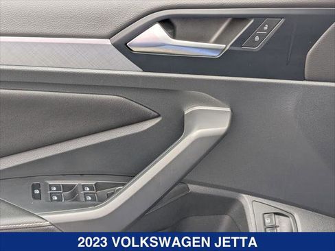 Certified 2023 Volkswagen Jetta SE w/ Panoramic Sunroof Package FWD image 11