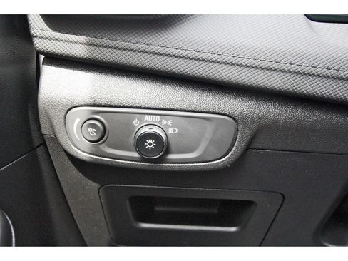 Used 2025 Chevrolet TrailBlazer LT FWD image 18