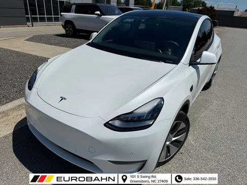 Used 2022 Tesla Model Y Long Range AWD/4WD image 24