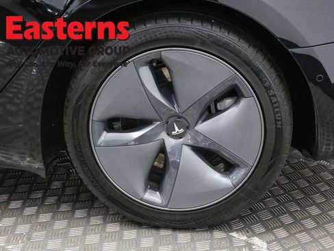 Used 2021 Tesla Model 3 Standard Range Plus image 30