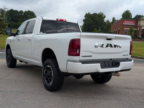 Used 2026 RAM 2500 Laramie AWD/4WD image 11