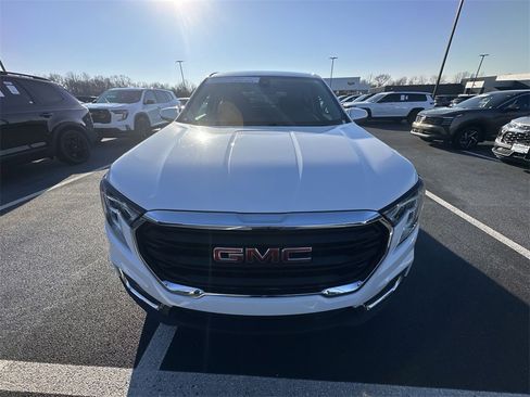 Certified 2024 GMC Terrain SLE image 25