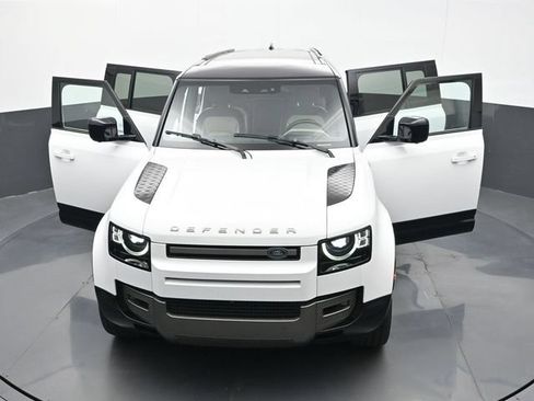 Used 2021 Land Rover Defender 110 X-Dynamic HSE AWD/4WD image 29