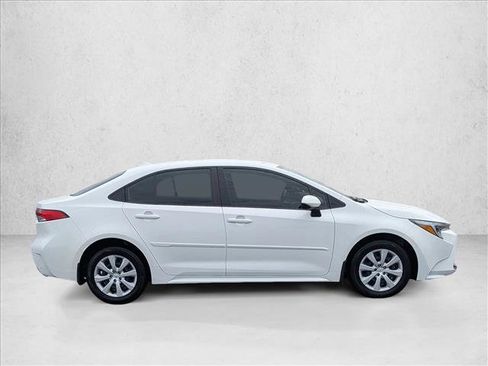 Used 2025 Toyota Corolla LE w/ Convenience Package FWD image 4