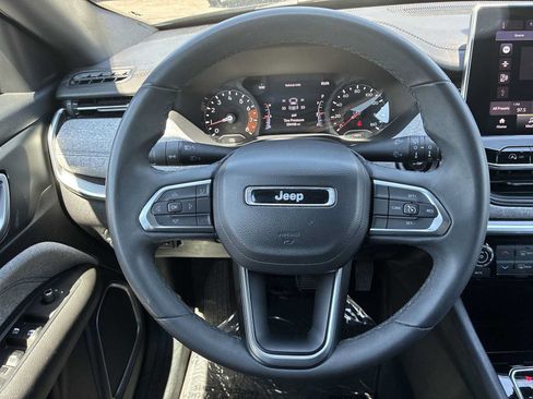 Used 2024 Jeep Compass Latitude AWD/4WD image 11