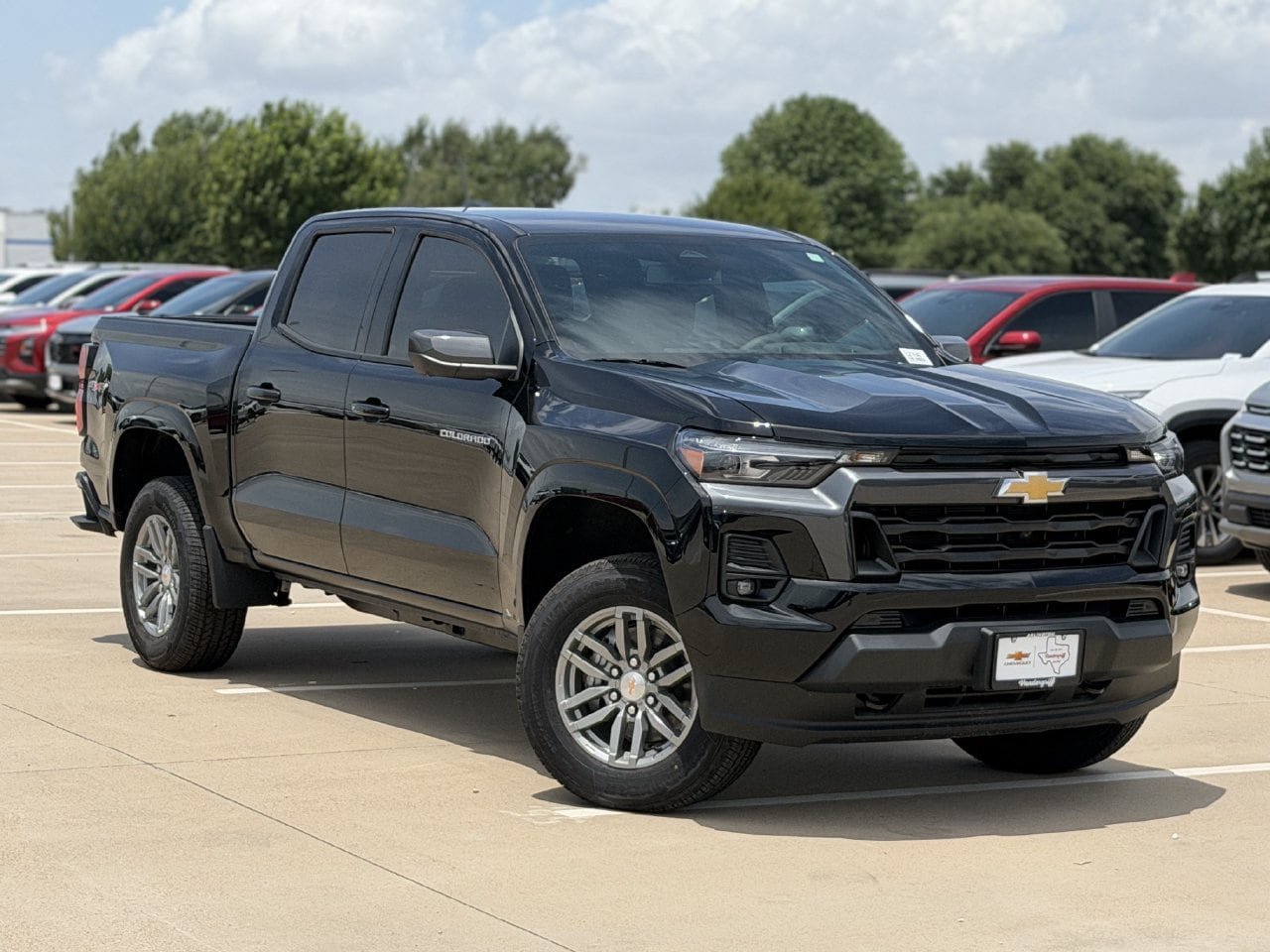 New 2026 Chevrolet Colorado LT w/ LT Convenience Package AWD/4WD image 2