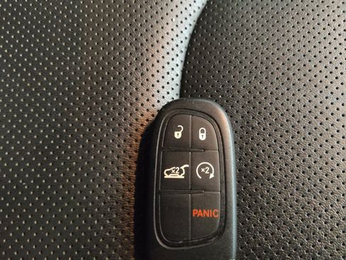 Used 2023 Jeep Cherokee Altitude Lux image 32