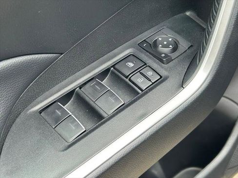 Certified 2025 Toyota RAV4 XLE FWD image 22