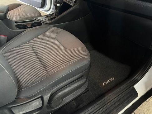 Used 2021 Kia Niro LX image 24