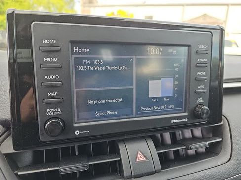 Used 2022 Toyota RAV4 XLE image 18