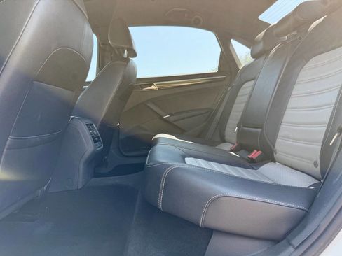 Used 2018 Volkswagen Passat 3.6 image 14