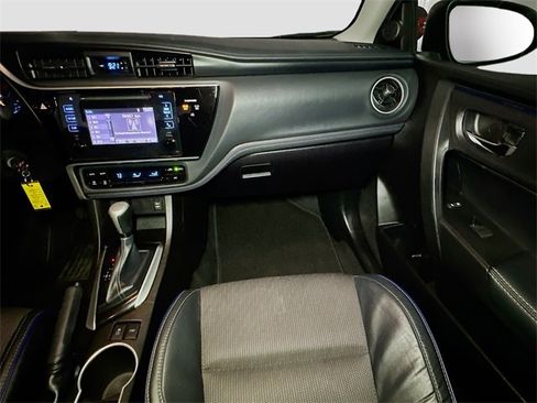 Used 2017 Toyota Corolla SE image 23