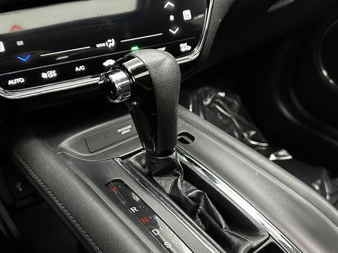 Used 2017 Honda HR-V EX image 16
