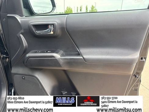 Used 2022 Toyota Tacoma TRD Sport w/ TRD Premium Sport Package AWD/4WD image 23