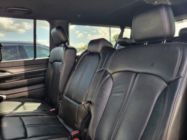 Used 2024 Jeep Wagoneer L Series II RWD image 21