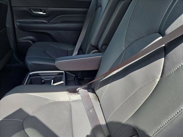 New 2026 Toyota Grand Highlander FWD image 16