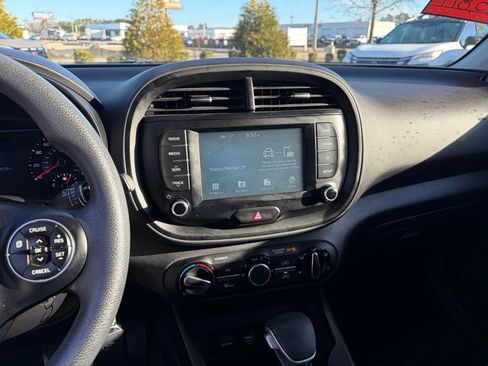 Used 2021 Kia Soul LX image 19
