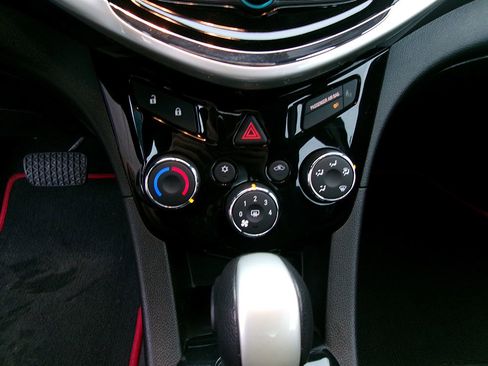 Used 2018 Chevrolet Sonic LT w/ RS Package image 17