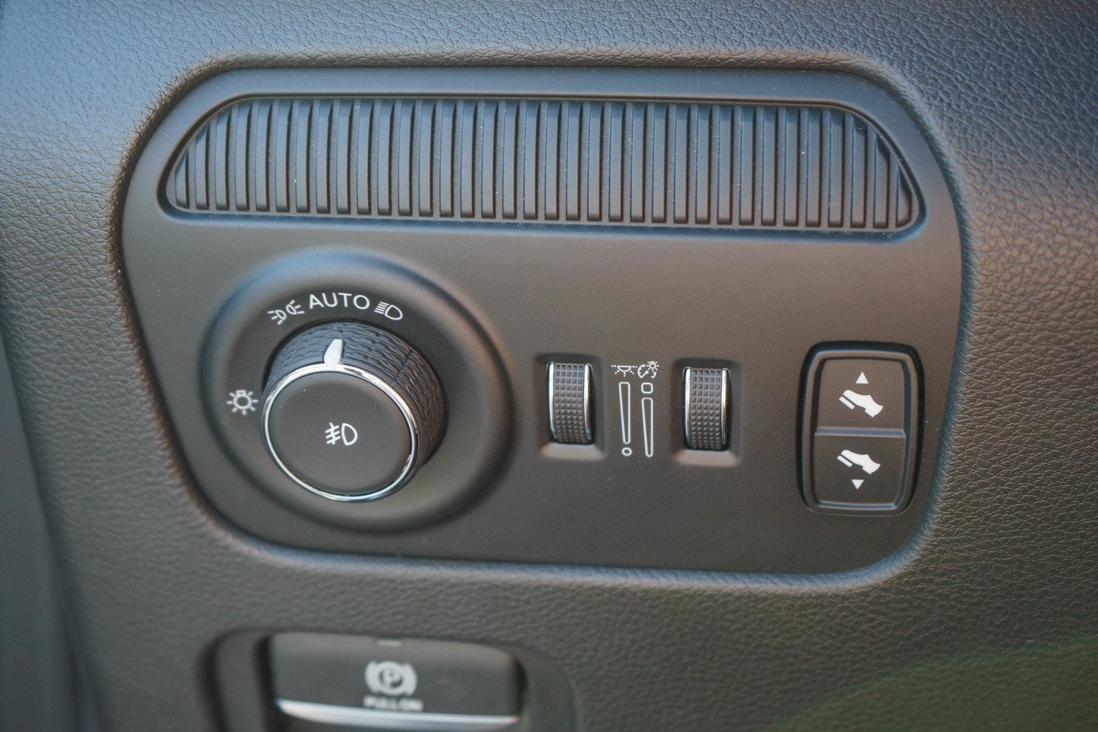 Used 2024 Jeep Wagoneer Series II AWD/4WD image 27
