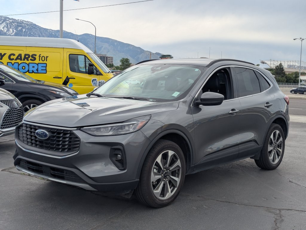 Used 2025 Ford Escape Platinum AWD/4WD image 9