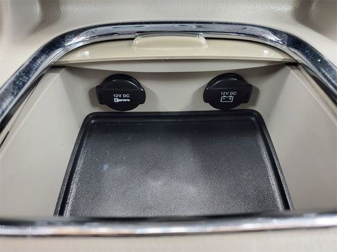 Used 2012 Dodge Grand Caravan SXT image 20