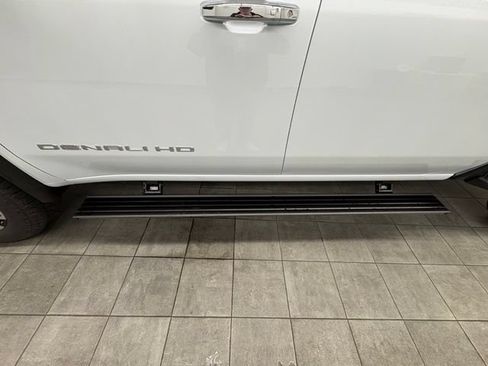 New 2026 GMC Sierra 2500 Denali Ultimate AWD/4WD image 11