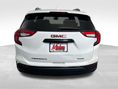 Used 2023 GMC Terrain SLE w/ Elevation Edition AWD/4WD image 4