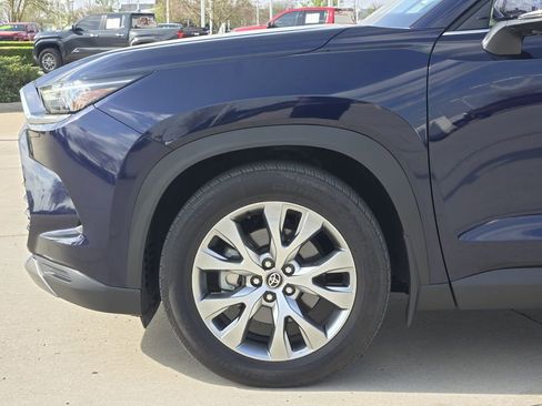 Certified 2025 Toyota Grand Highlander AWD image 8
