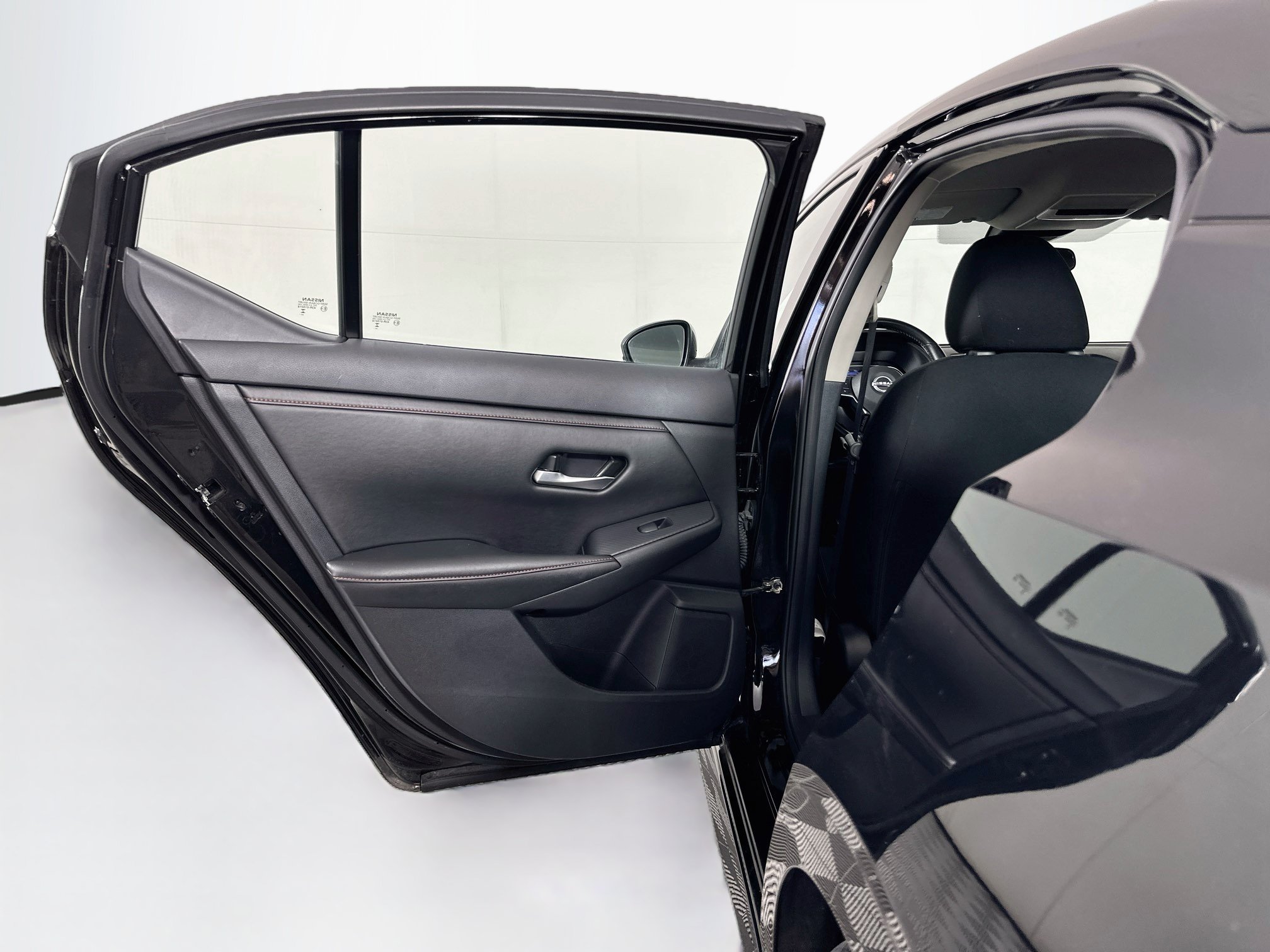 Used 2025 Nissan Sentra SR w/ Midnight Edition FWD image 25