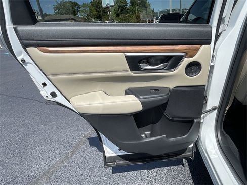 Used 2020 Honda CR-V Touring image 23