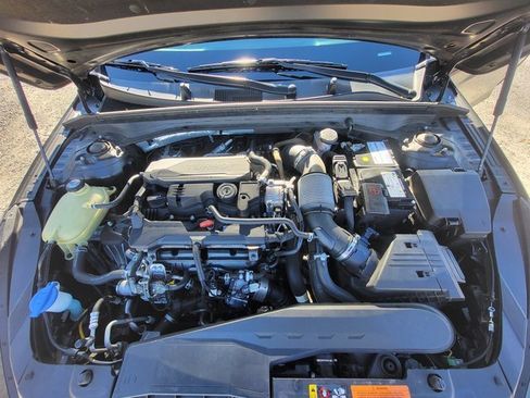 Used 2021 Kia K5 LX image 9