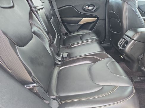 Used 2018 Jeep Cherokee Limited image 20