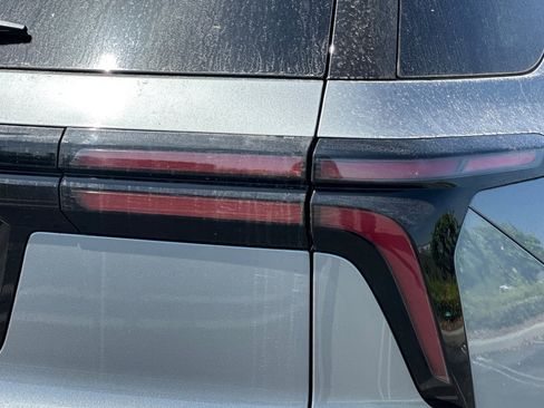 New 2025 Chevrolet Traverse LT w/ Enhanced Driving Package image 33