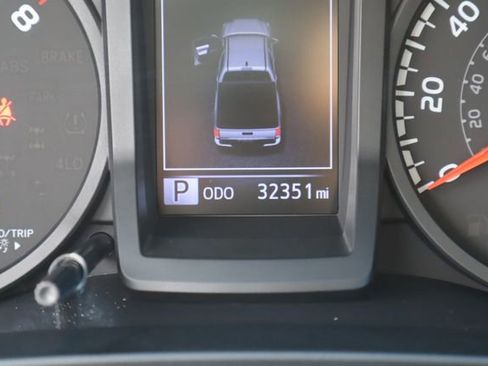 Used 2022 Toyota Tacoma SR w/ SR Convenience Package image 34