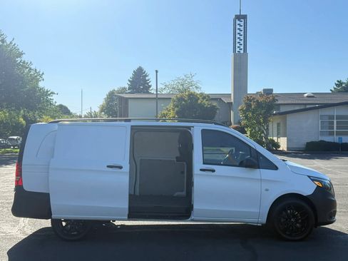 Used 2019 Mercedes-Benz Metris image 25