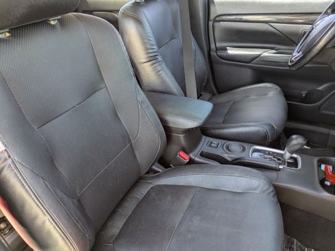 Used 2016 Mitsubishi Outlander SE FWD image 11