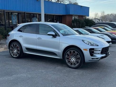Used 2015 Porsche Macan Turbo image 8