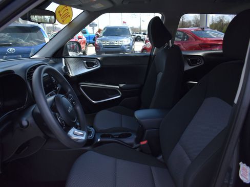 Used 2022 Kia Soul LX w/ Technology Package FWD image 14