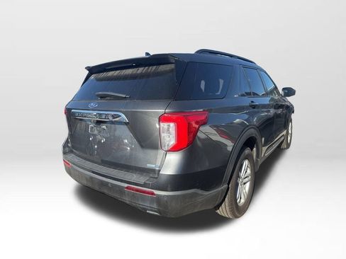 Used 2020 Ford Explorer XLT image 5