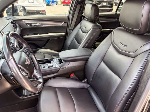 Certified 2023 Cadillac XT6 Luxury FWD image 32
