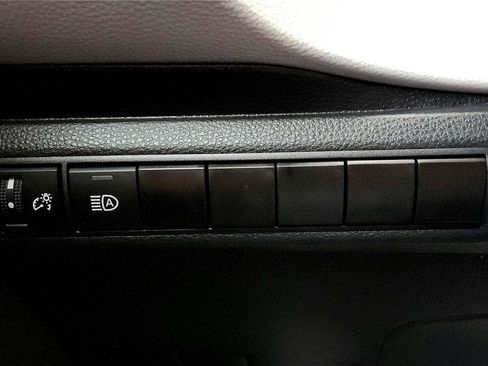 Used 2023 Toyota Corolla LE image 33