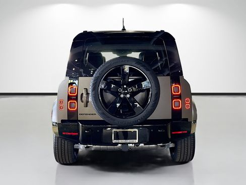 New 2026 Land Rover Defender 110 X-Dynamic SE AWD/4WD image 4