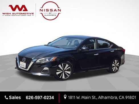 Certified 2022 Nissan Altima 2.5 SV FWD image 1
