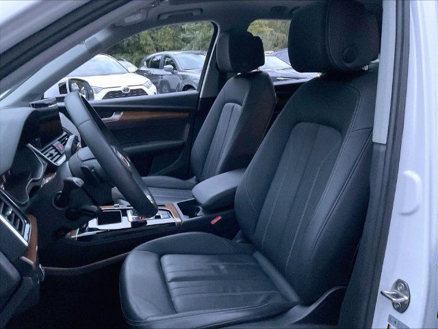 Used 2023 Audi Q5 2.0T Premium Plus w/ Premium Plus Package AWD/4WD image 5