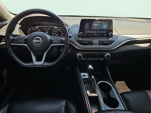 Used 2024 Nissan Altima 2.5 SR FWD image 11
